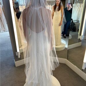 Elegant White Bridal Veil